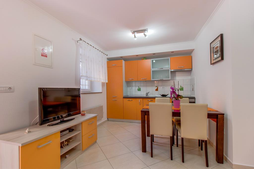 Apartments Leila Mali Losinj Exterior photo